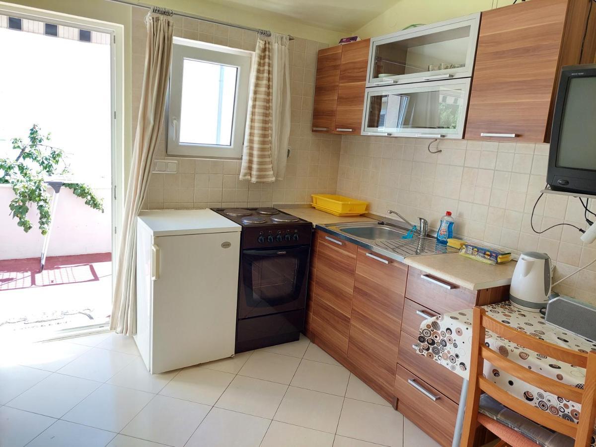 Apartmani Toni Водице Екстериор снимка